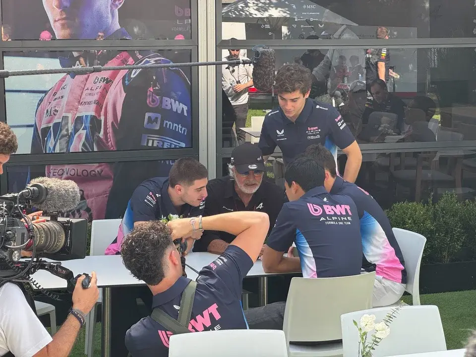 ¿Corre Franco Colapinto en el Gran Premio de Australia? El piloto está en Melbourne