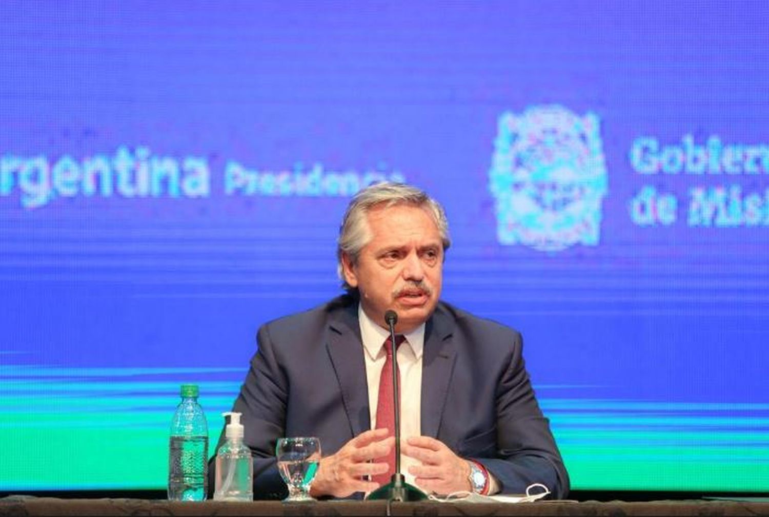 Alberto Fernández anunció que sigue el aislamiento hasta el 8 de noviembre en la Provincia e interior