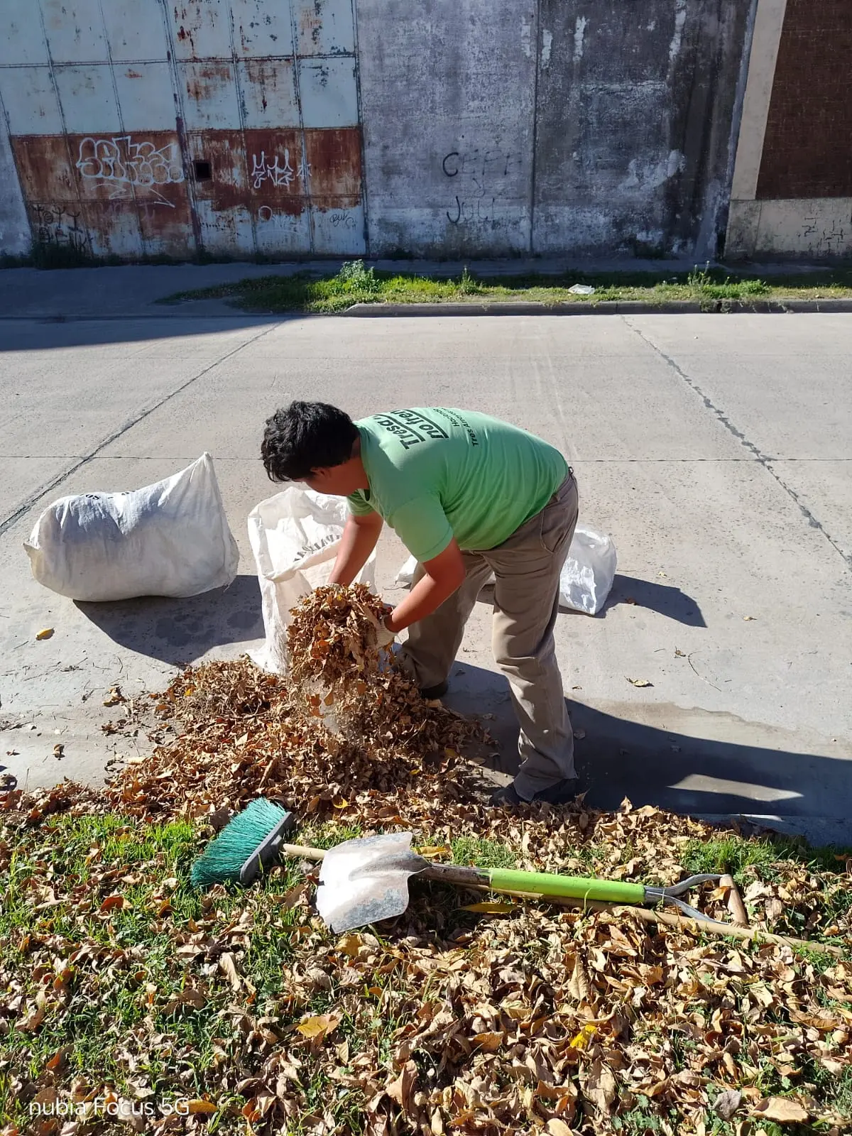 Paseos Públicos Intensifica las tareas de Barrido y Limpieza en la Ciudad