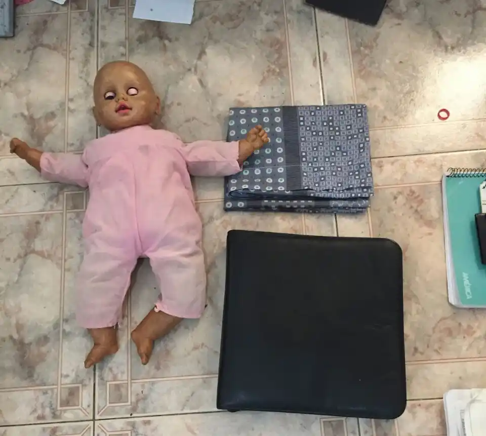 Detienen a profesor de inglés que abusaba de sus alumnos menores de edad en La Plata