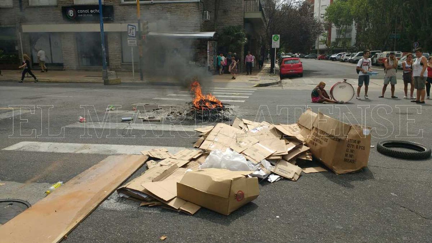 Se aprobó el proyecto que prohíbe la quema de neumáticos en la ciudad