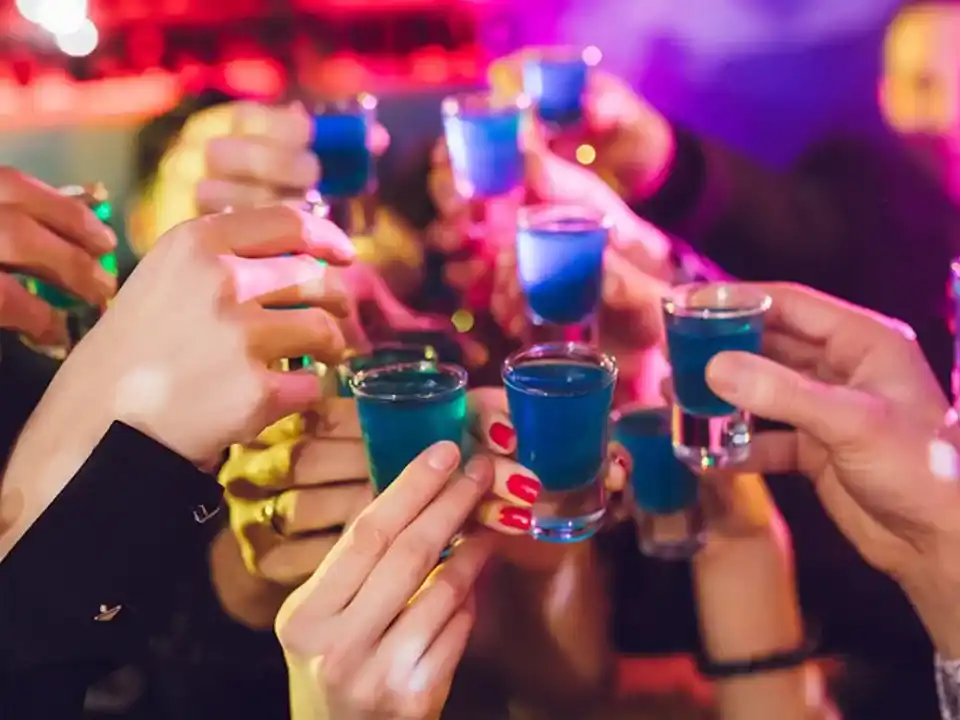 Fiesta VIP, prostitución y lavado de dinero, lo que investiga la justicia italian e involucra a empresarios, futbolistas y pilotos d ela F1.