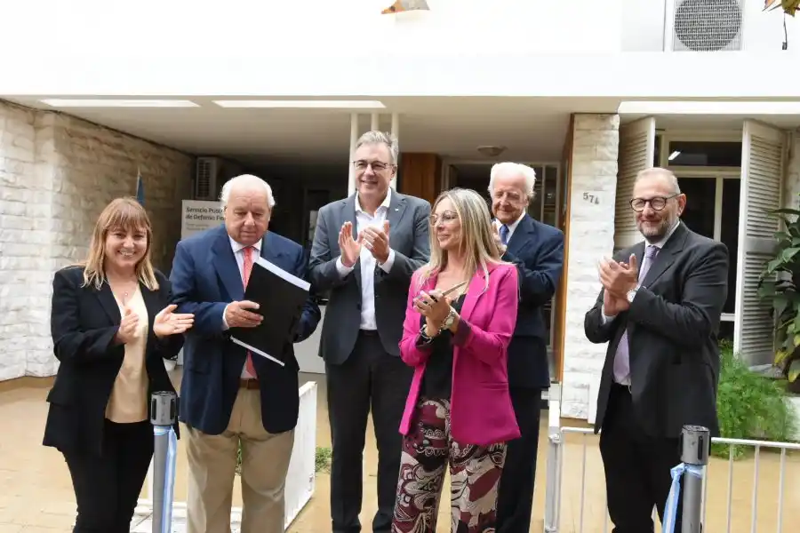 El Intendente participó del acto inaugural de la nueva sede de la Defensoría Regional