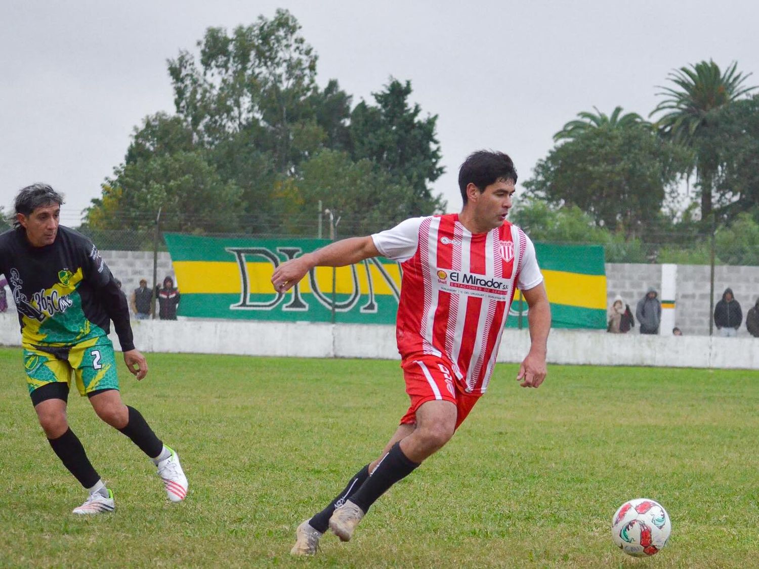 Vuelve el goleador Danilo Ocampo que ha sido en varias oportunidades el "verdugo" de Urquiza y los norteños se ilusionan. Los partidos en primera división dará comienzo a las 17,00 horas.