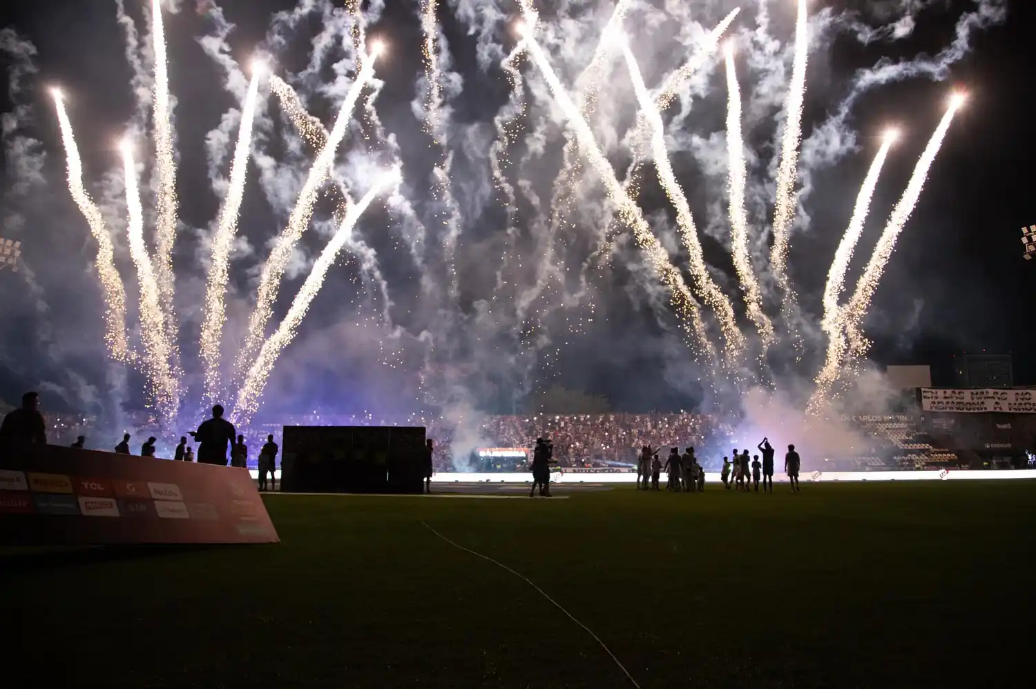 Video: así fue el increíble recibimiento de Platense en el empate ante el súper River de Gallardo en Vicente López