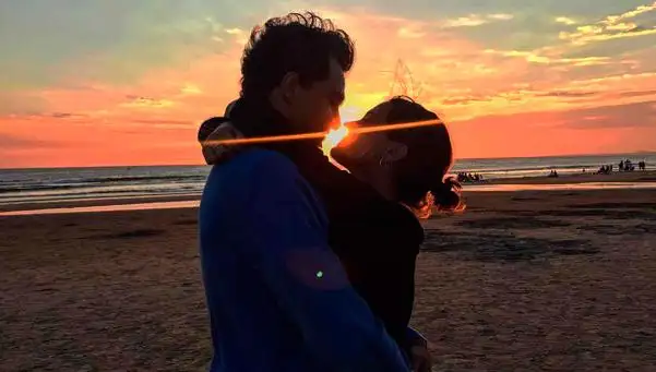 Tini Stoessel se puso Violetta con su novio