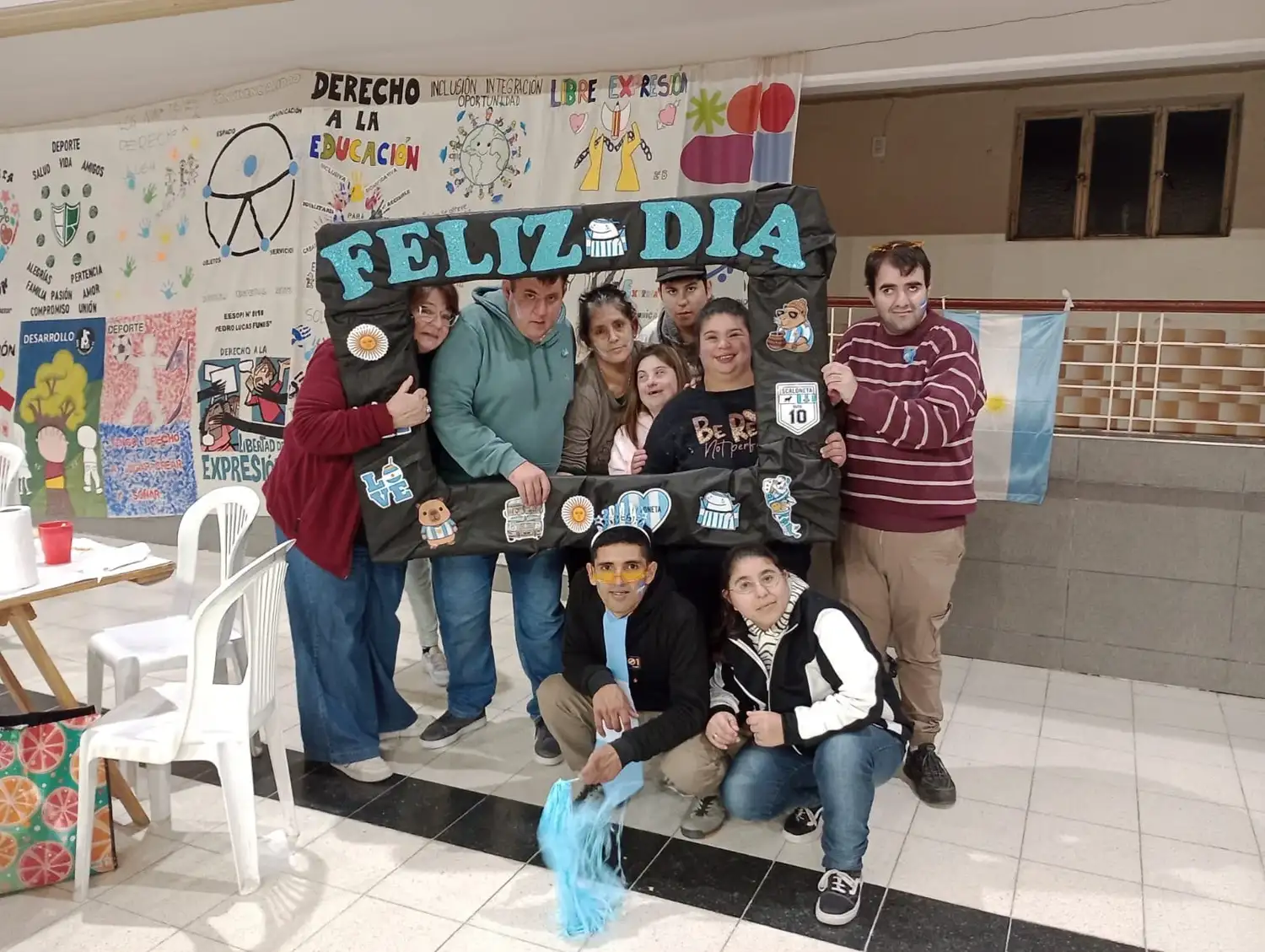 La ciudad de San Vicente celebró el Día del Amigo con una jornada inclusiva en el Salón Sarmiento - 1