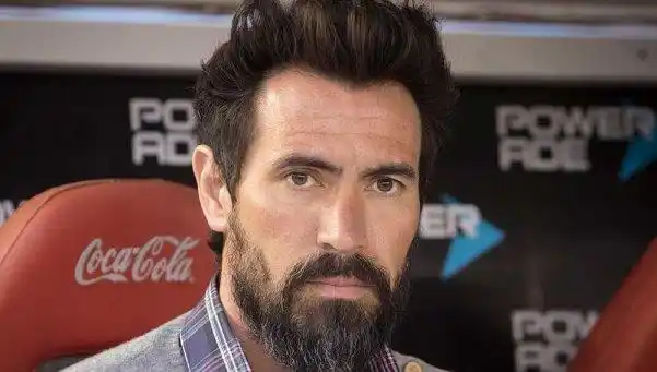 ¿Eduardo Domínguez deja de ser el DT de Huracán?