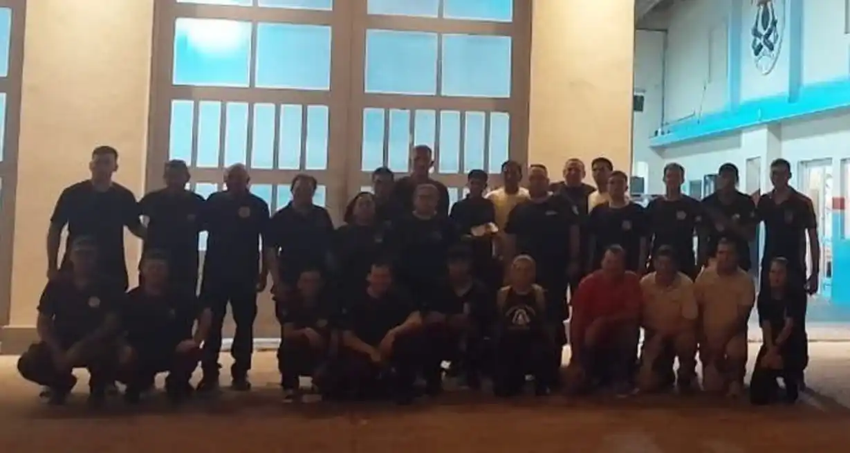 Tres bomberos de la Regional 10 se movilizaron hacia el sur argentino. Crédito: Bomberos de Venado Tuerto.