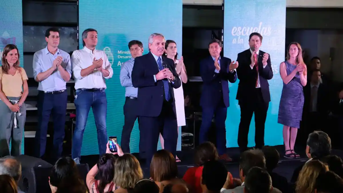 Junto a Kicillof, Alberto Fernández lanzó un plan de refacción de escuelas en Moreno