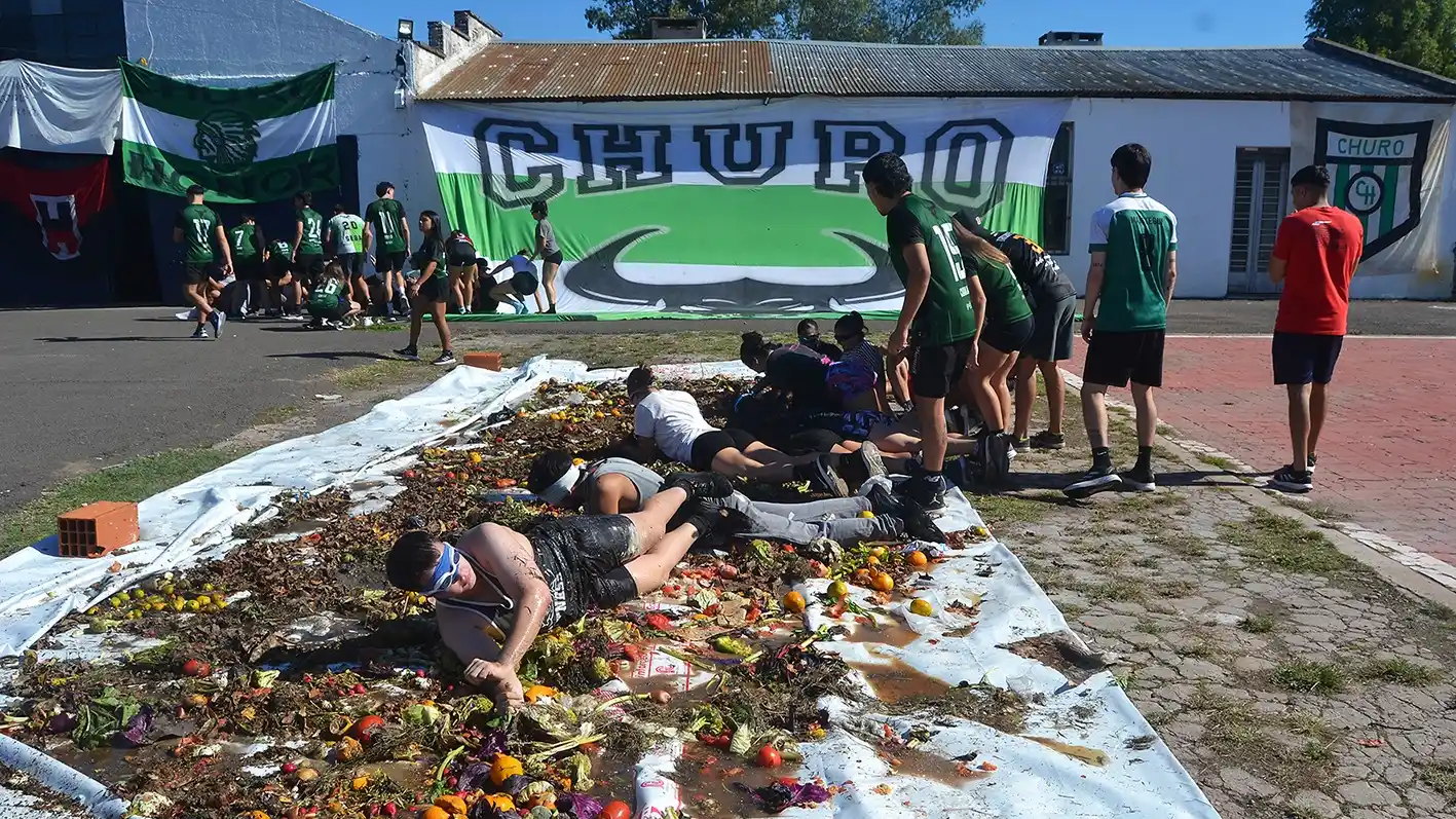 Bautismo de Ingresantes del Profesorado de Educación Física: identidad, juego y tradición