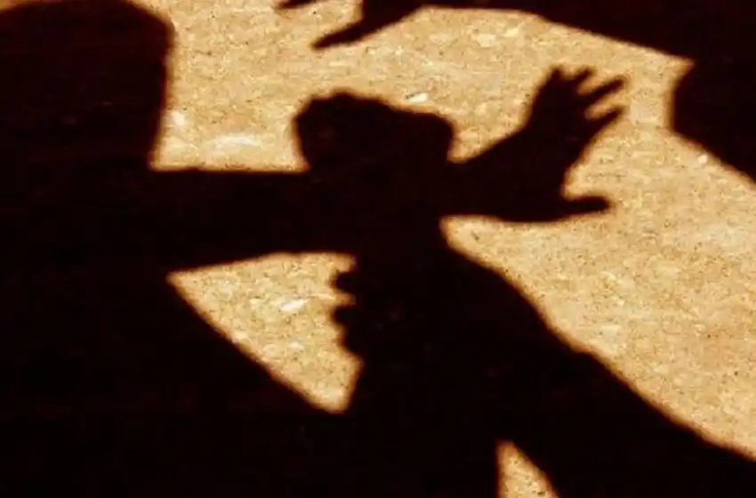 Violaron a una adolescente en la zona oeste