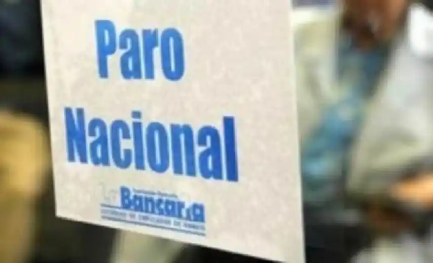 Los bancos locales adhieren al paro y suspenden atención al público hasta este martes a las 12