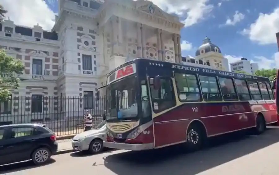 Protesta frente a gobernación