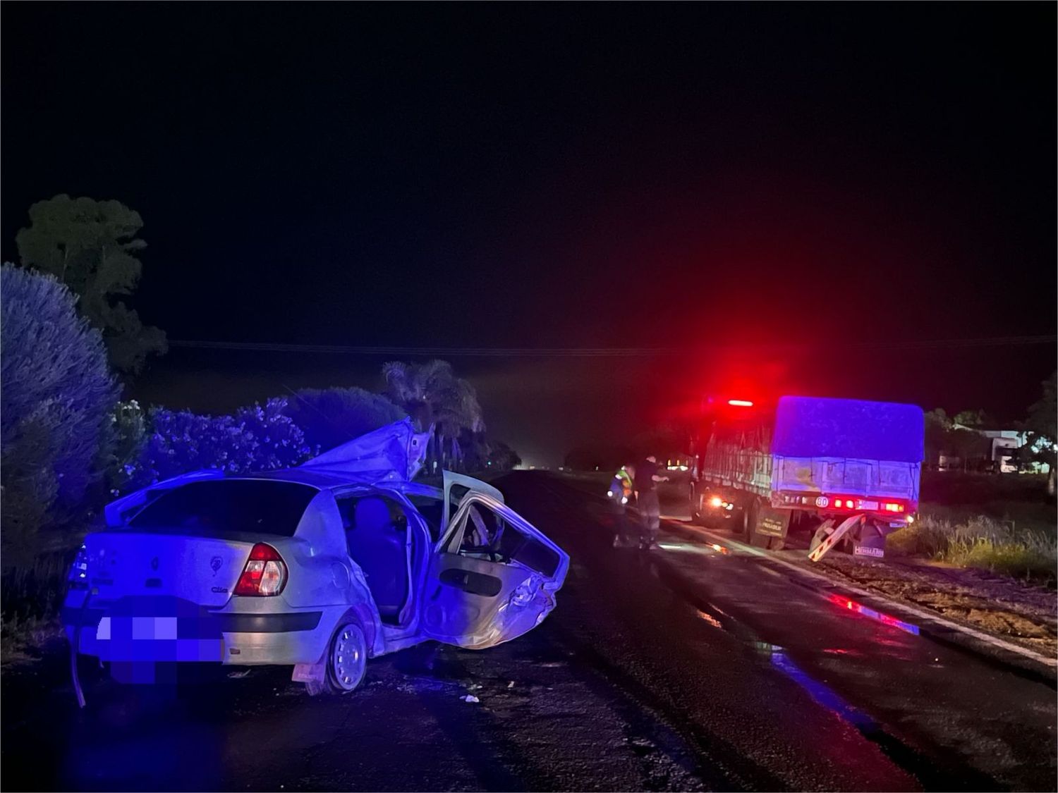 Siete personas de Gualeguaychú resultaron heridas tras chocar con un camión en Ruta 14
