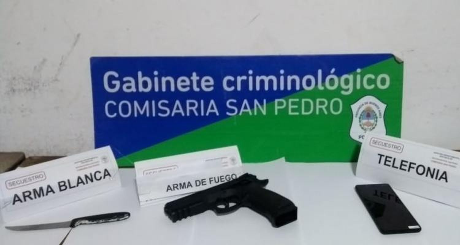 En un allanamiento, encontraron un celular denunciado como robado y detuvieron al sospechoso