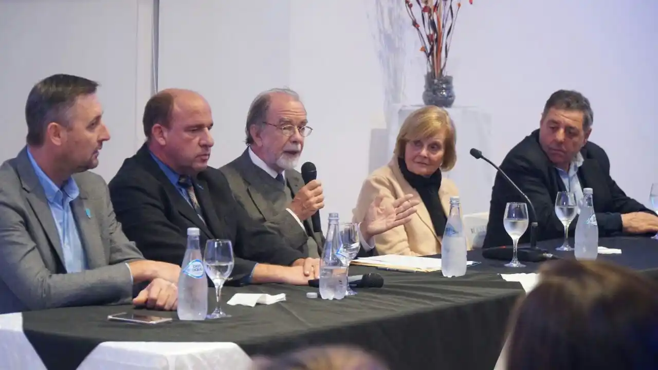 González Fraga: “La gente va a volver a optar por la república, no por las mafias”