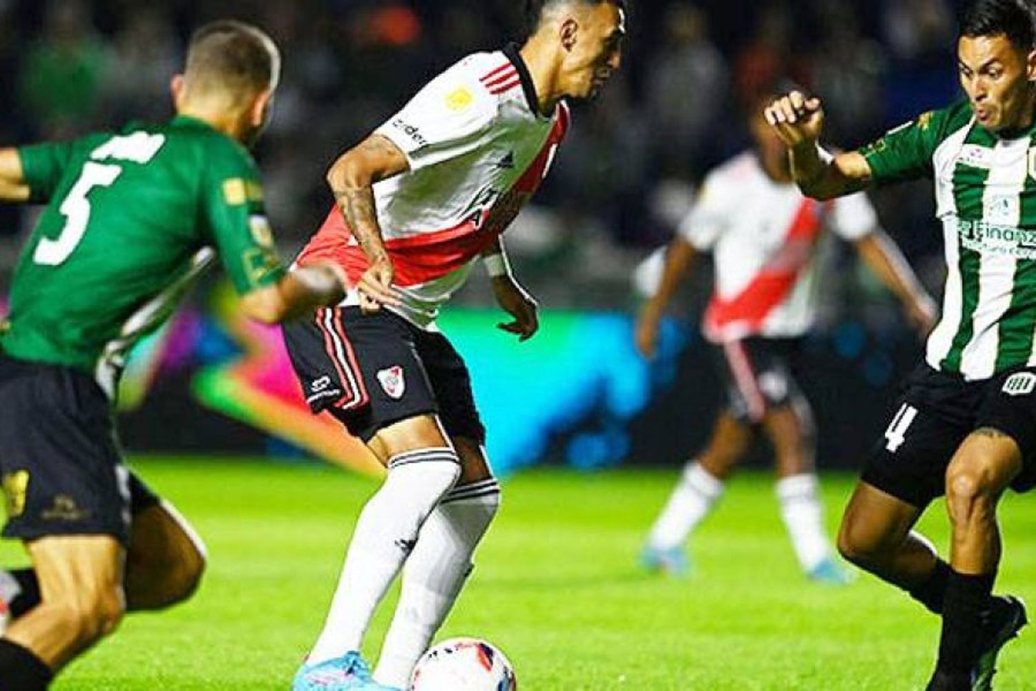 Fecha definida para Banfield - River por las semis del Trofeo de Cmpeones