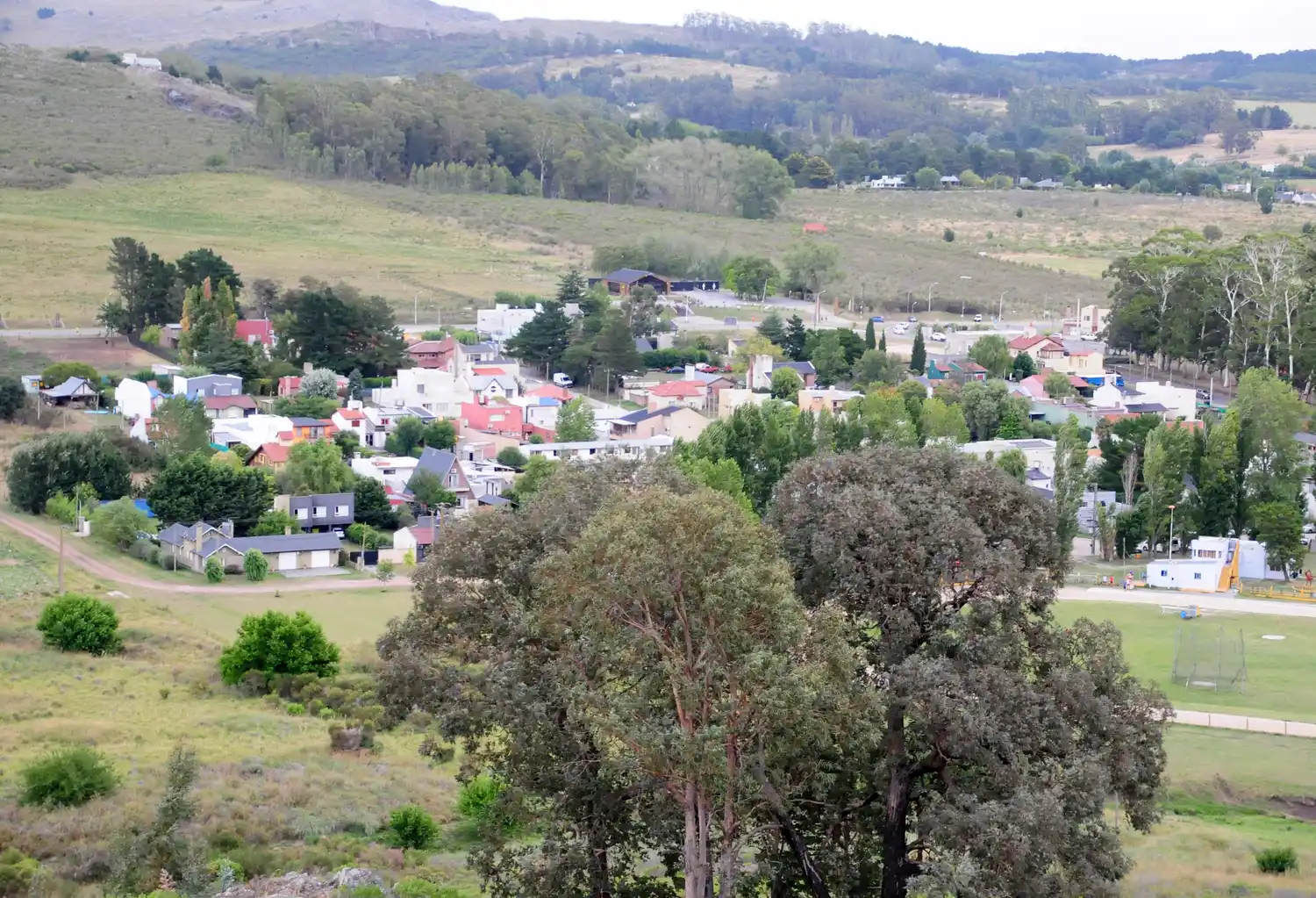 Siguen los reclamos por falta de agua en Valle del Lago.