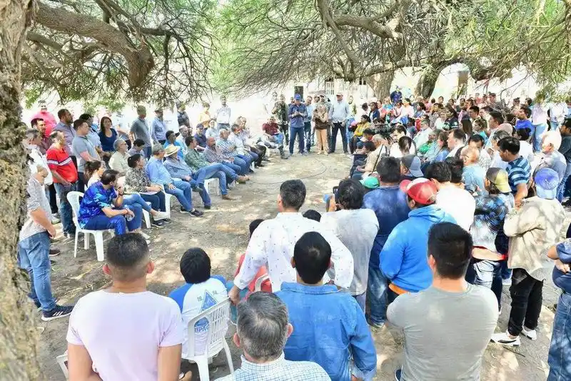 El gobernador Insfrán empezó una gira 
por localidades del centro provincial