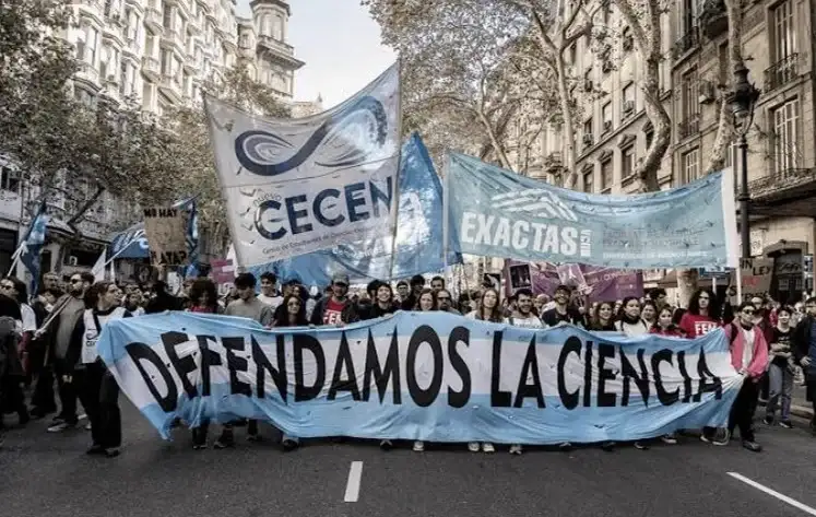 Científicos se movilizan en todo el país bajo el lema “Ponete la camiseta”