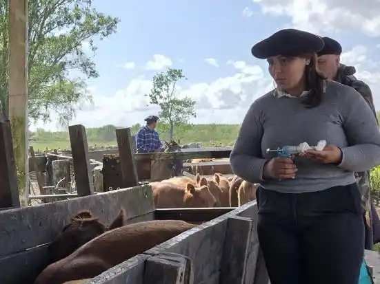 Alicia Vasin, una de las vacunadoras que lucha contra la Fiebre Aftosa en la provincia