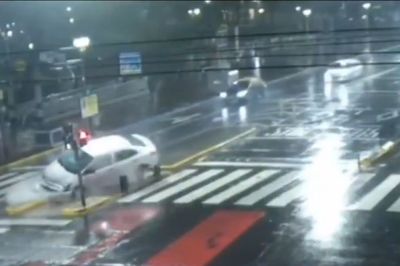 Flores: manejaba alcoholizado, perdió el control del auto y chocó contra una parada de colectivos