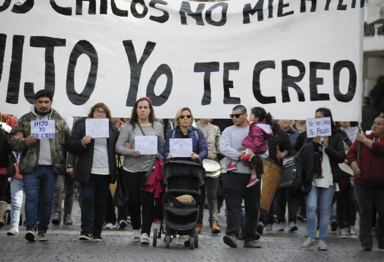 "Hijo, yo te creo", el lema para pedir justicia por el presunto abuso en el Jardín 901