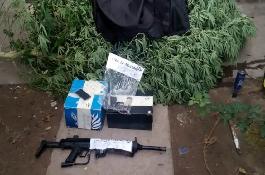 Detuvieron a un hombre que comercializaba armas por Facebook