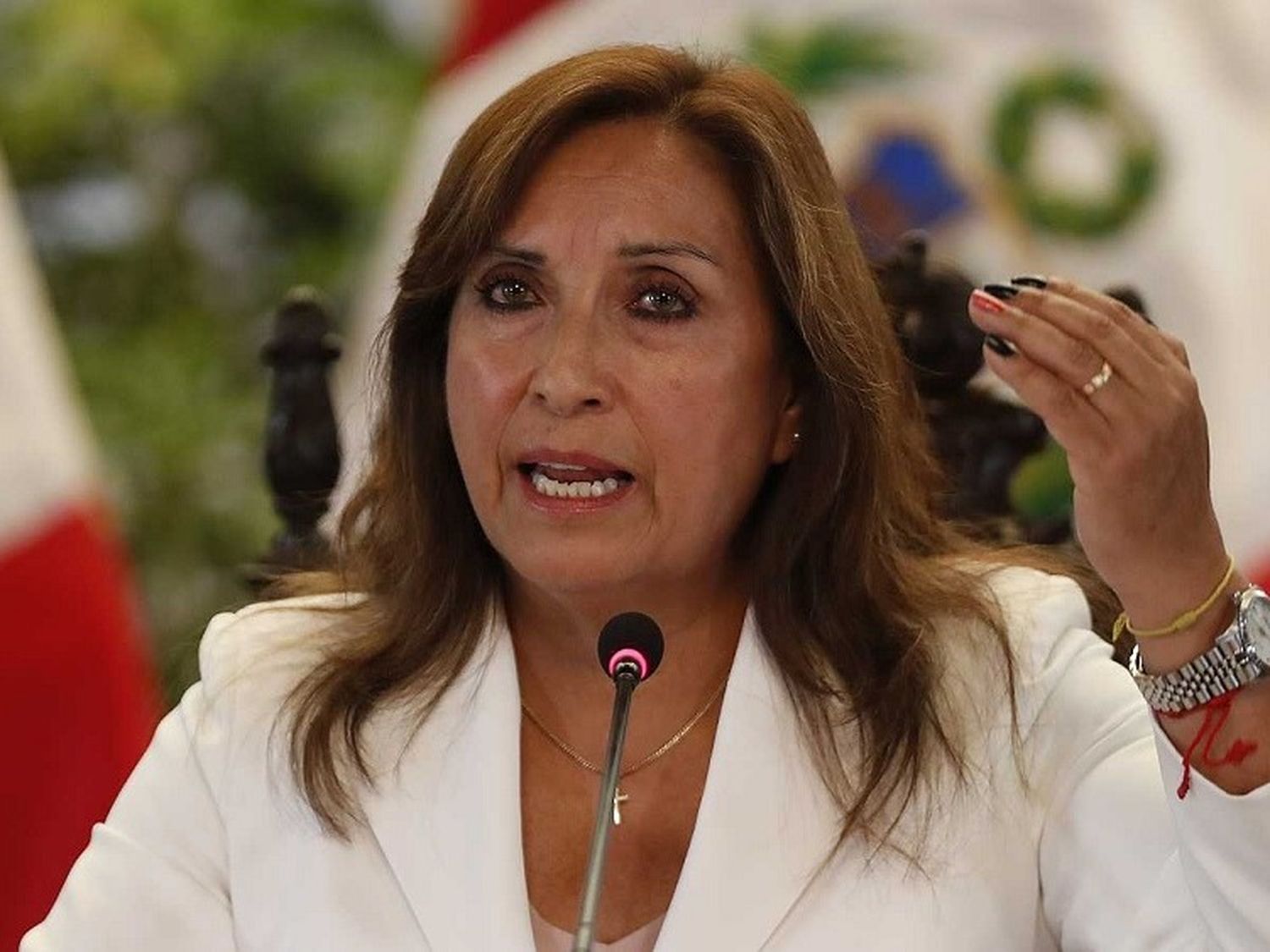La presidenta de Perú analiza la pena de muerte para los sicarios