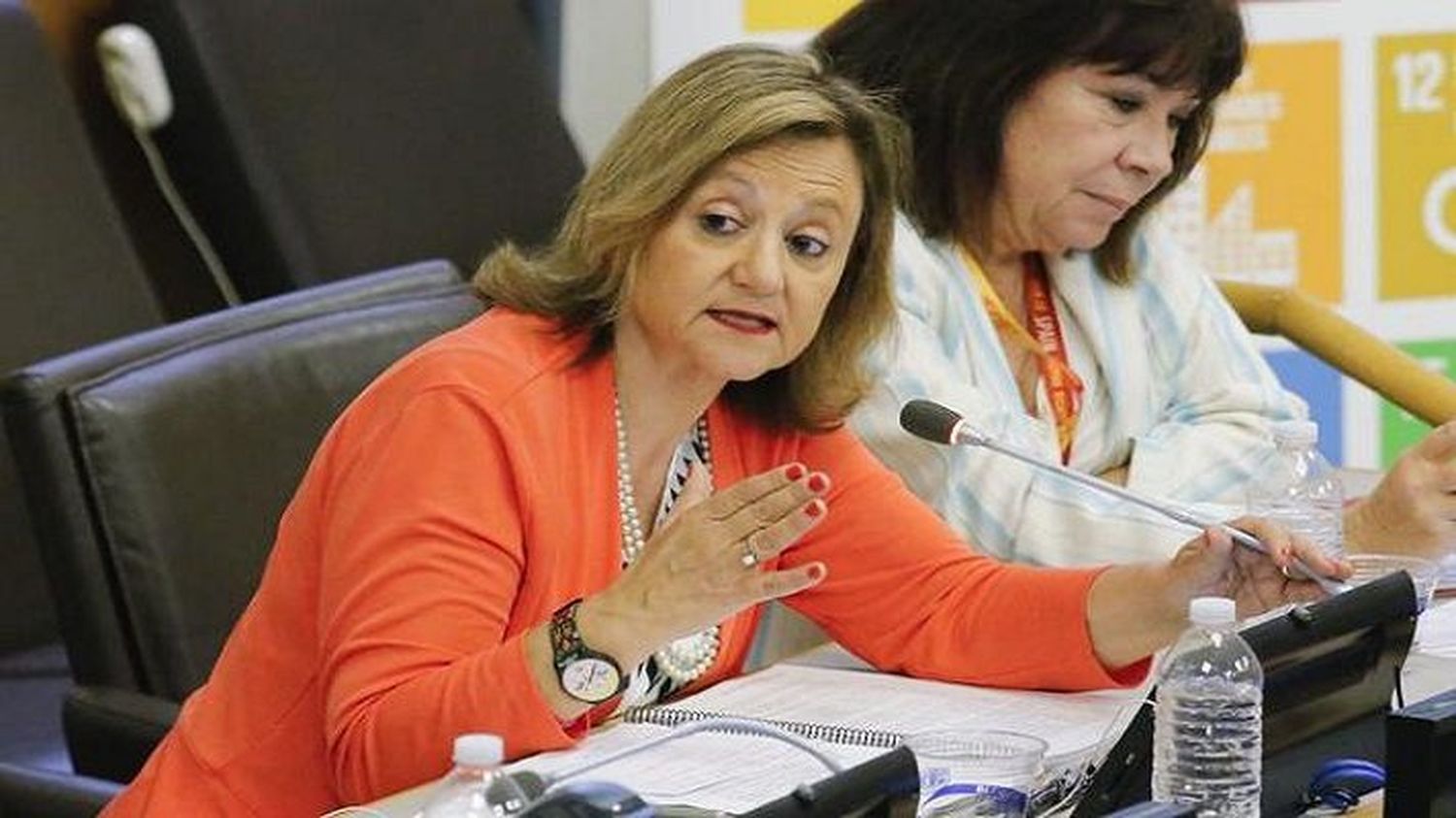 España ratifica que NO RECONOCE a Maduro ni las elecciones parlamentarias
