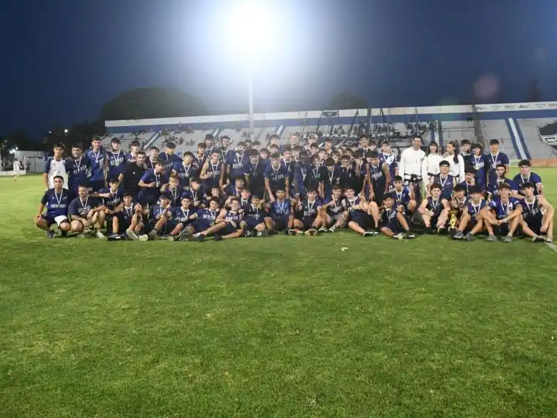 Los deportistas de la BH premiados el sábado en el " Néstor Zenklusen".Foto:Prensa BH