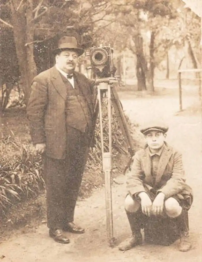 Creó la primera película argumental argentina