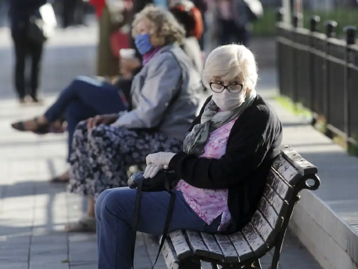 La jubilación mínima tendría que aumentar en septiembre 21,7% para no perder frente al bono de agosto