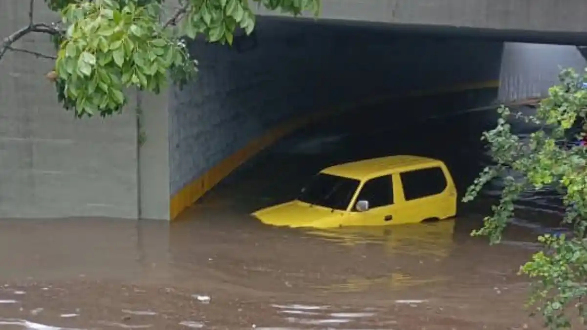 CORDONAZO ATRASADO: fuertes lluvias se hicieron presente en la Gran Caracas este 5Oct (REPORTES)