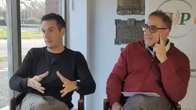 Agustín Acebo y Enrique Mendiberri conducen Break Financiero. El programa sobre educación financiera se emite los miércoles en el canal de YouTube y el Facebook de La Voz del Pueblo