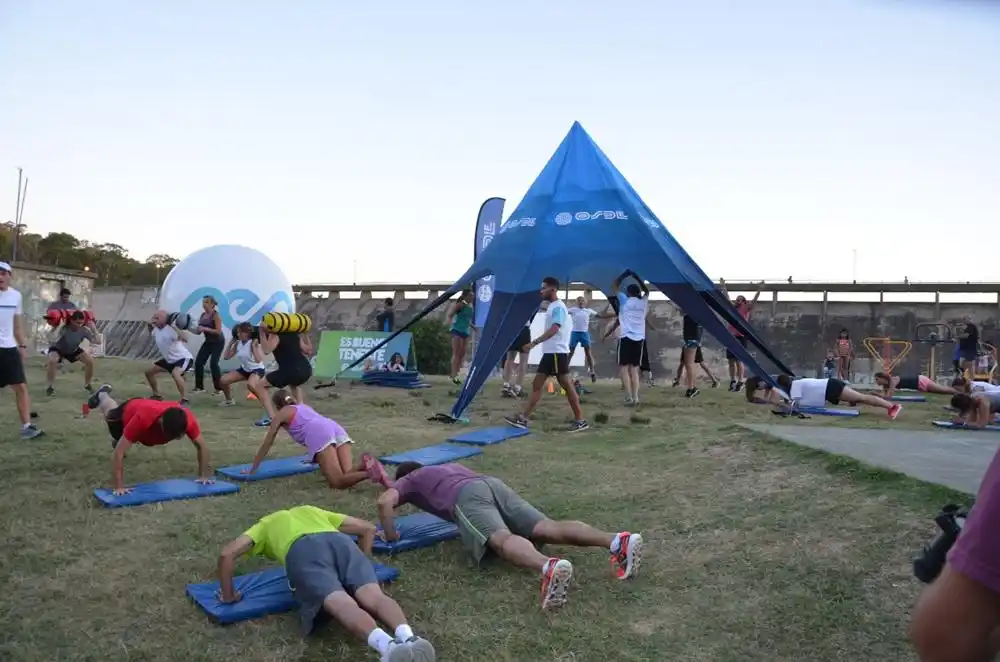 Espacio de entrenamiento OSDE,  actividad física grupal al aire libre