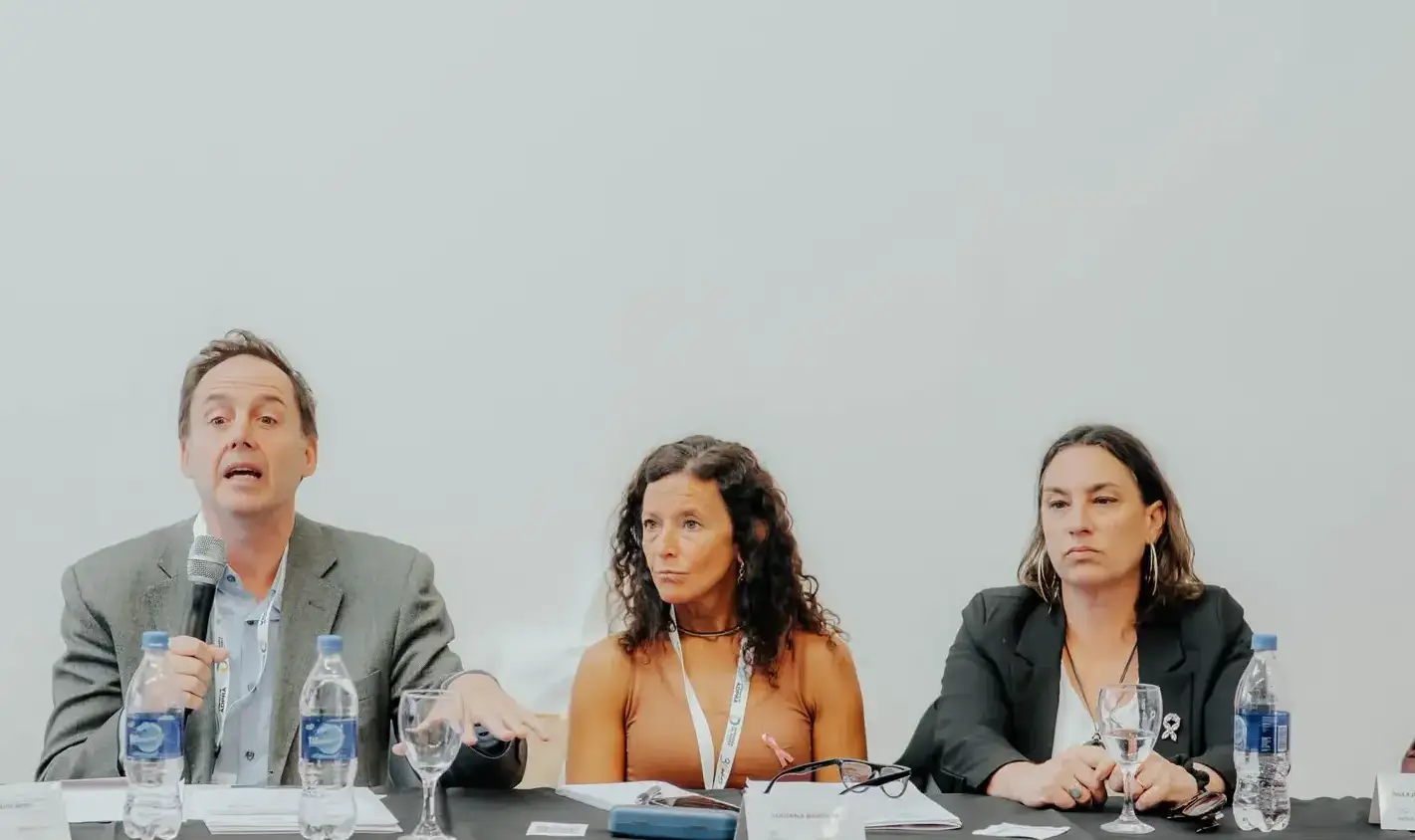 La defensora del Pueblo de Tandil, Paula Lafourcade, expuso sobre la necesidad de implementar obras en la Ruta 226 durante el plenario de Adpra.