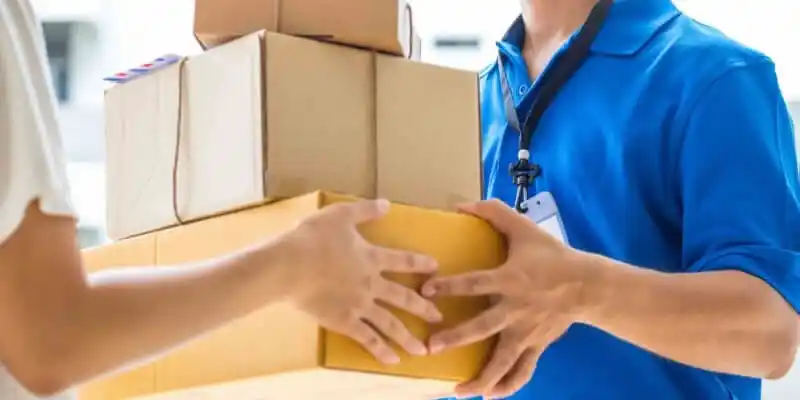 Defensa al Consumidor impuso una multa a una empresa de servicios de envío