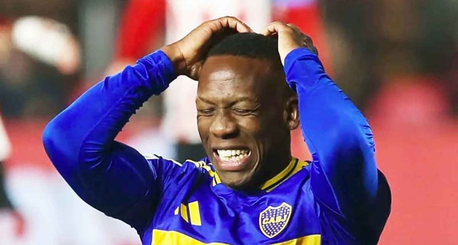 Luis Advíncula en duda para el partido de Boca Juniors contra Racing