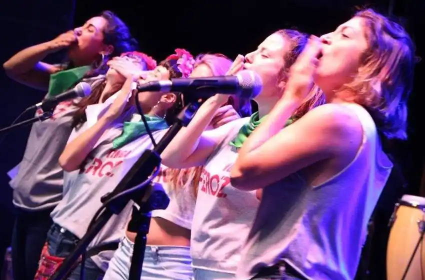 Tanga Feroz: pibas rebeldes con causas de veredas