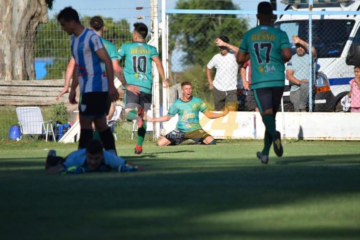 Las semifinales arrancaron con triunfos de Juventud Unida y Juventud Pueyrredón