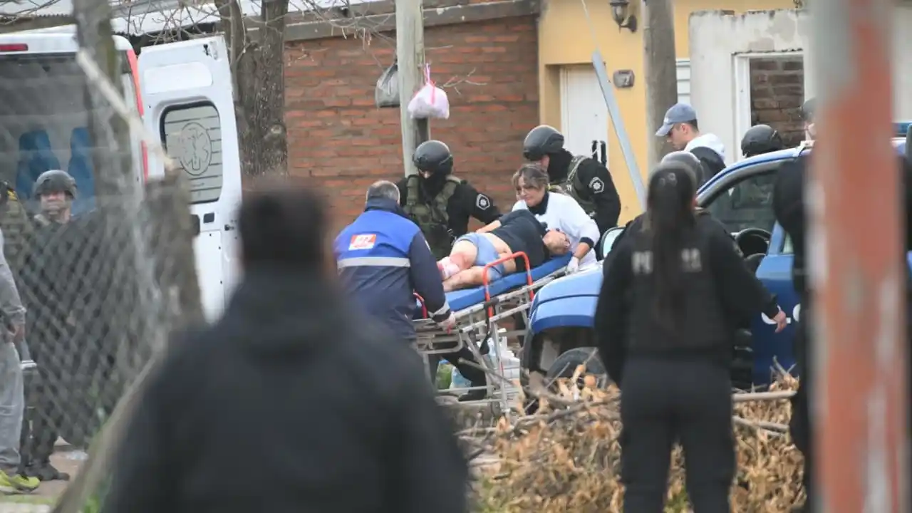 policia atrincherado