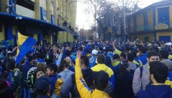 Hinchas de Boca reclamaron en contra de un nuevo estadio