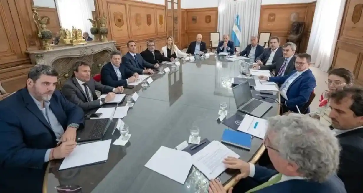El jefe de Gabinete, Guillermo Francos, encabezó la cuarta reunión del Consejo de Mayo, en la que se debatió la reforma tributaria.