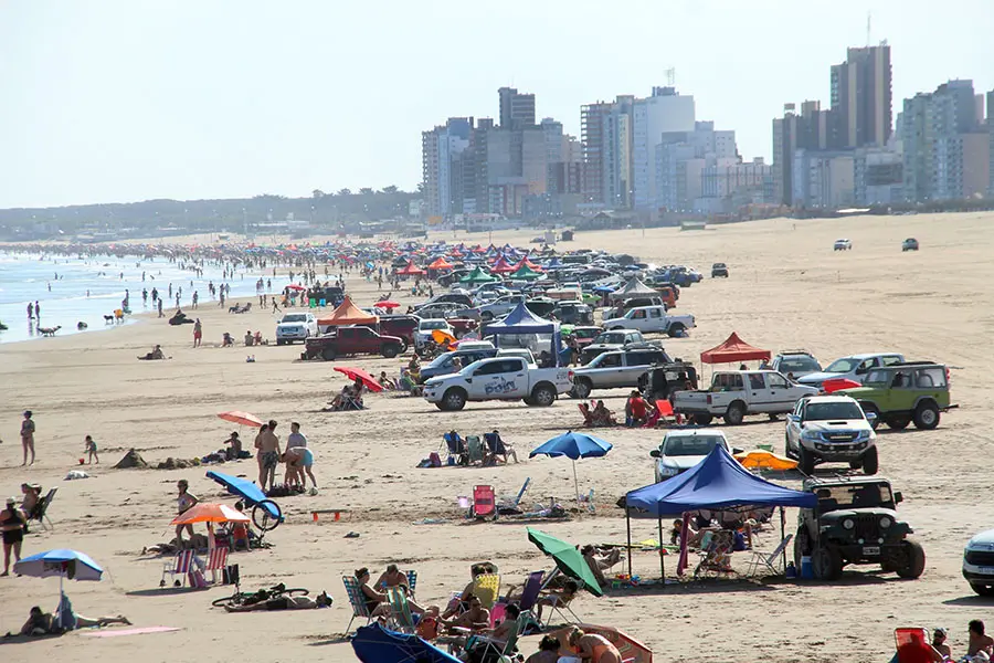 Se entregaron dos concesiones y se avanza con más paradores