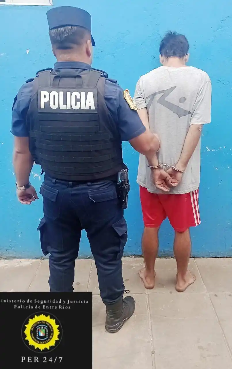 La policía apresó a un joven en el interior de una vivienda