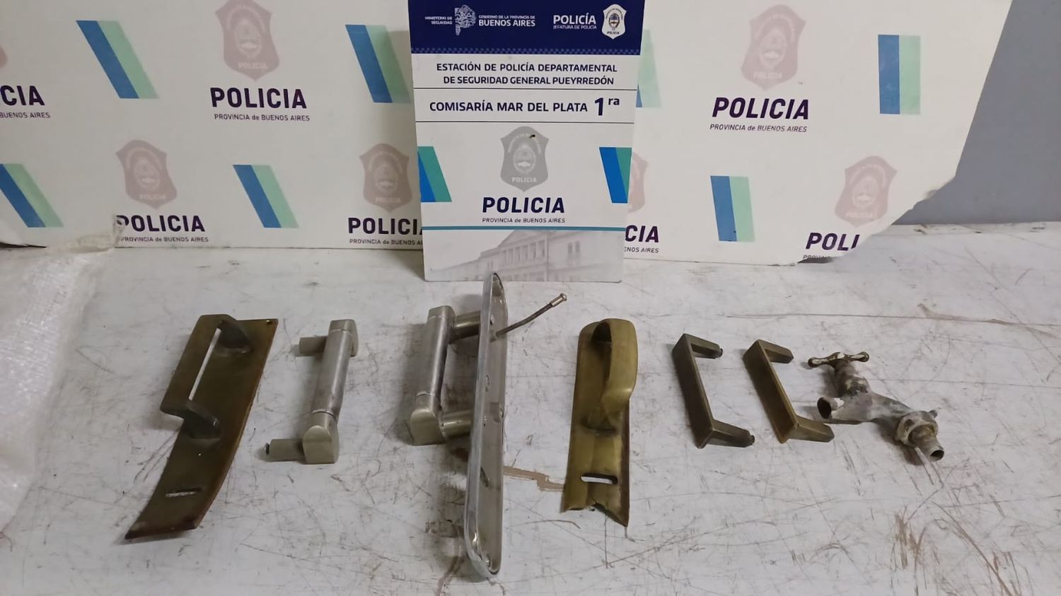 Los jóvenes fueron detenidos a las pocas cuadras por personal del Comando de Patrullas.