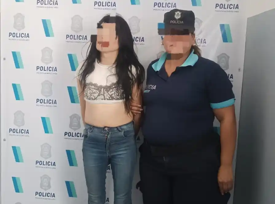 La mujer atacó a la empleada con un cuchillo tipo Tramontina.