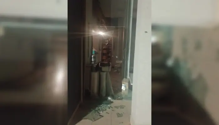 Vandalismo: destrozaron la vidriera de un local y huyeron